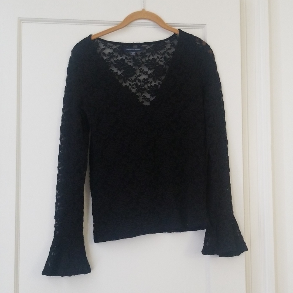 Lacey black top